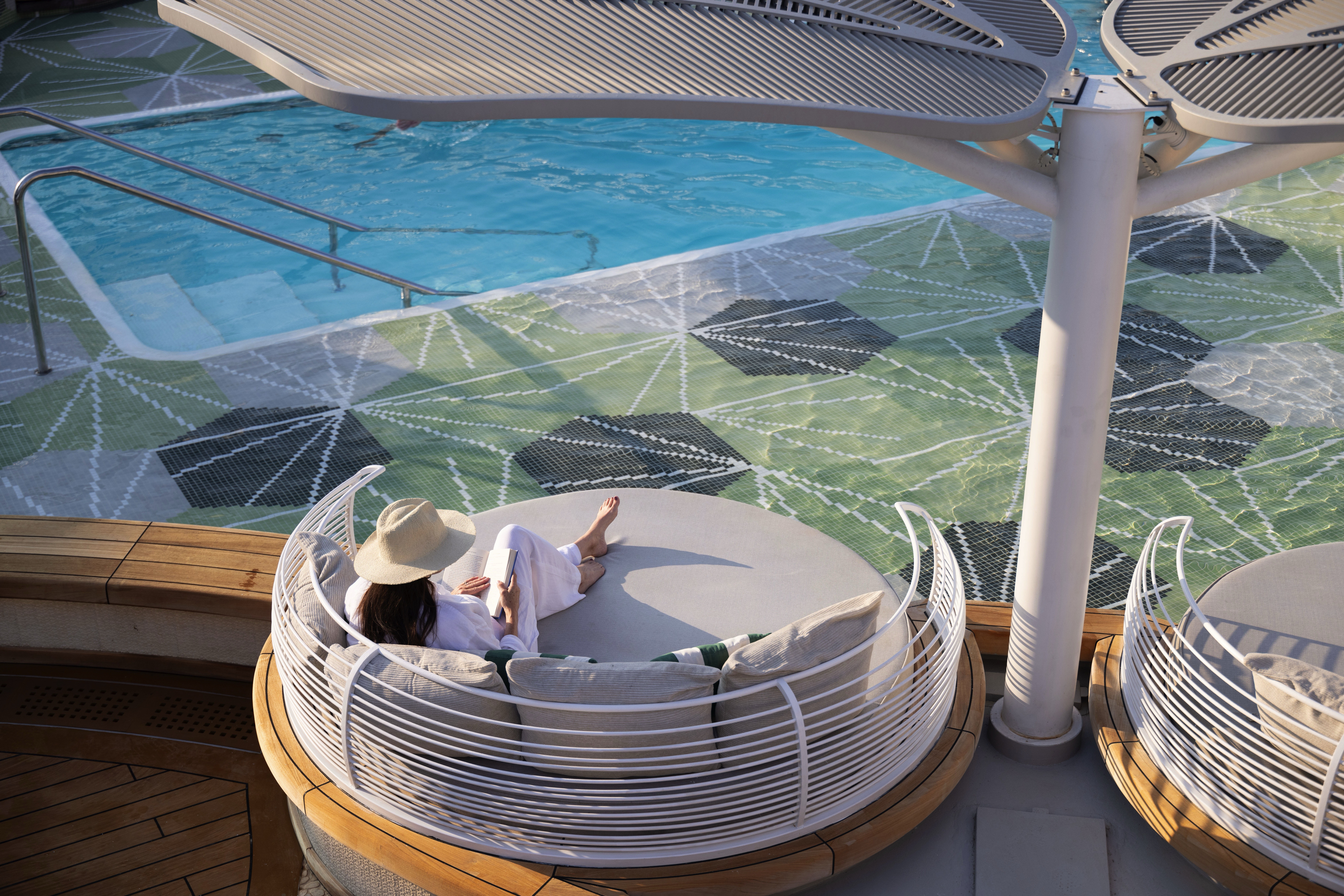 Oceania Allura - Pool Deck